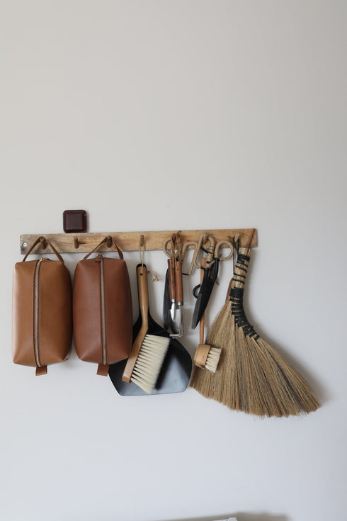 Rover Apple Leather Toiletry Travel Bag